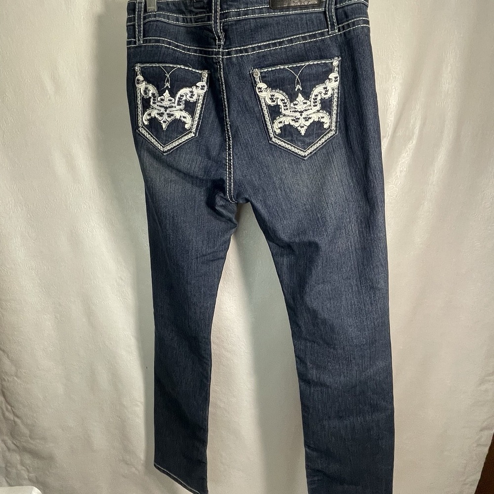 NWT Rivet & Blues Women's 30 x 32  Skinny Boot Cut Embroidery